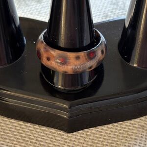 Elegant Wooden Ring with Red Accents Size 11 NWOT